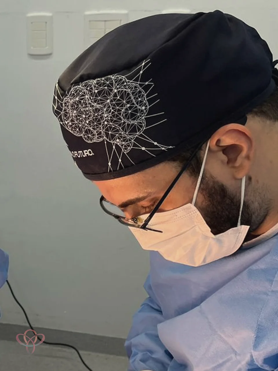 Equipe médica durante cirurgia oncológica ginecológica